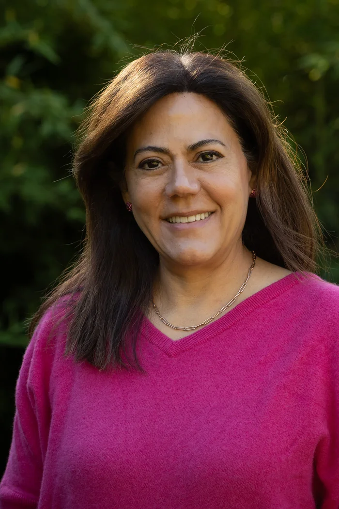 Photo of Jacqueline Mora, author of the Paulie Birdie stories